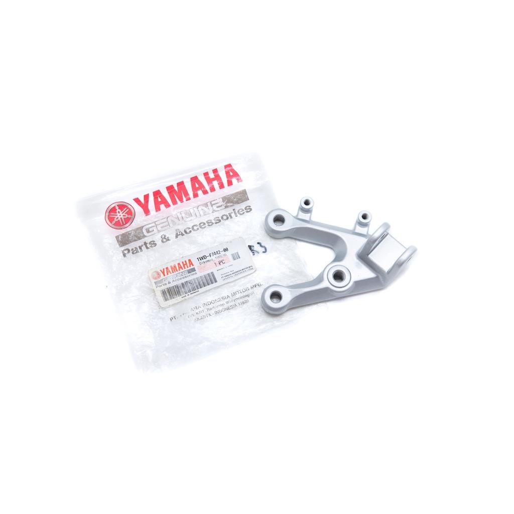 Yamaha Yzf R25 Basamak Braketi Ön Sol Sürücü